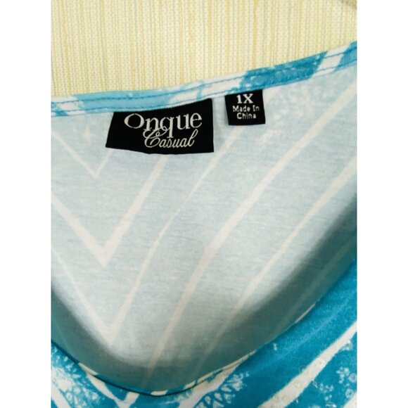 Onque Casual Turquoise Blue And White Print Top Womens Size 1X V Neckline - Picture 4 of 6